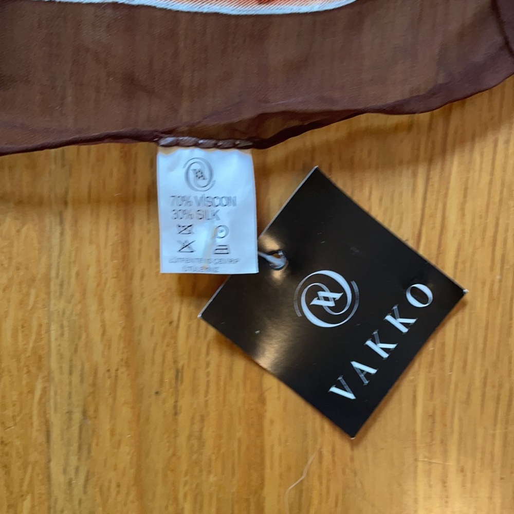 Vakko Silk & Chiffon Scarf, new with tags - Picture 3 of 6